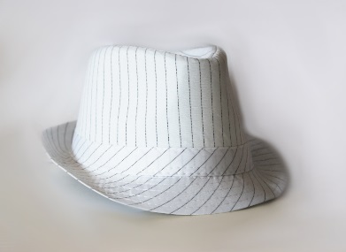 Bílý mafiánský klobouk